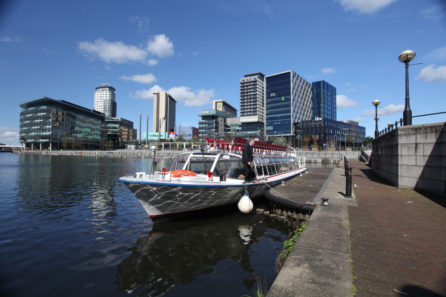 quays crossing travel and tours
